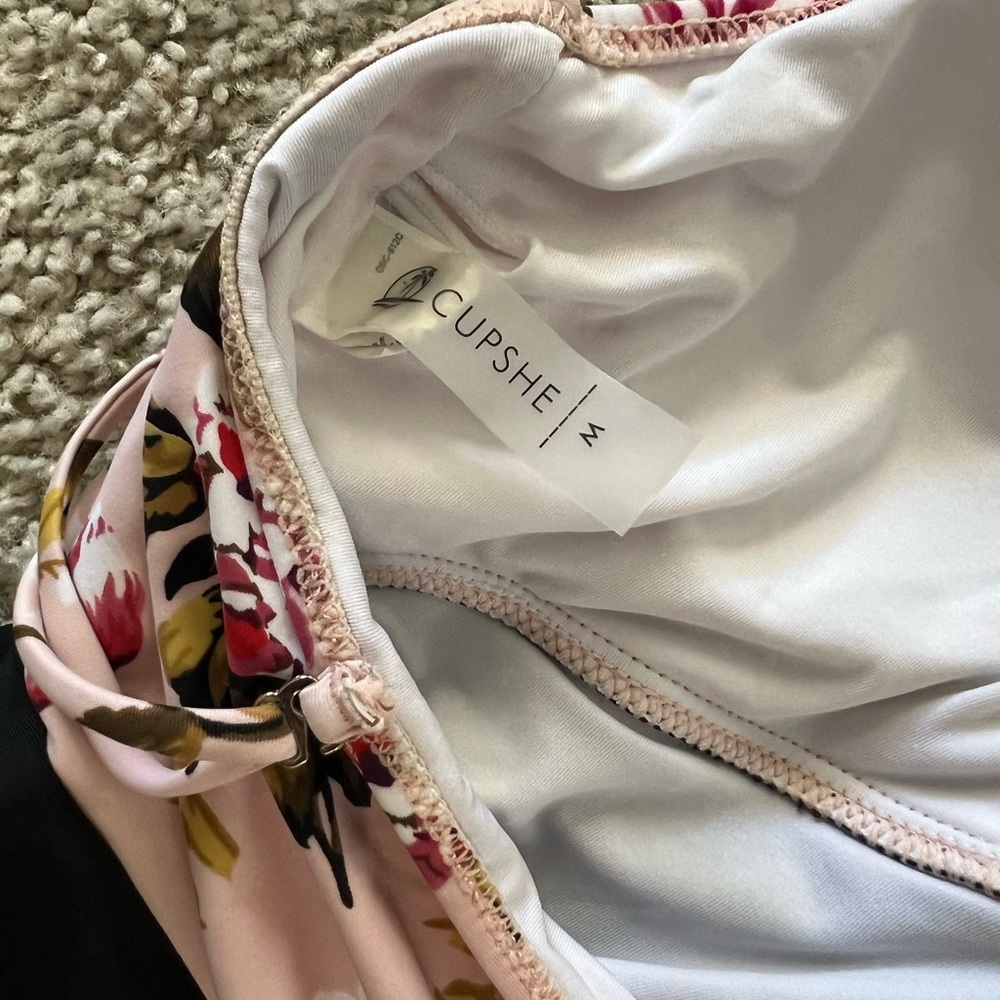 Cupshe Pink Blossom Floral V Neck High Leg One Piece Swimsuit - Picture 6 of 6